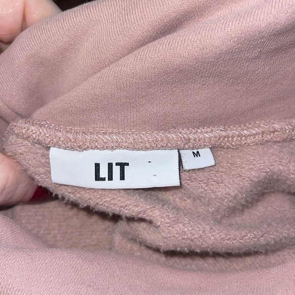 Whisper Ladies Oversized Turtleneck Sweatshirt. Medium. Pale pink - Picture 11 of 13